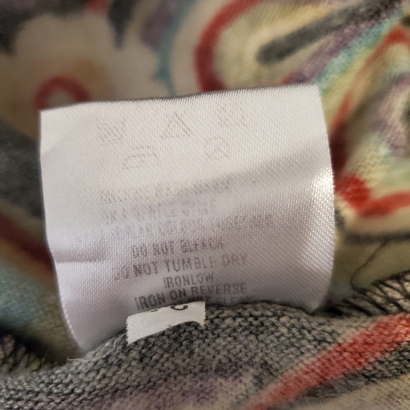 DILY | Women's heathered-gray retro floral print sleevless sweater. Size large. - Picture 7 of 7